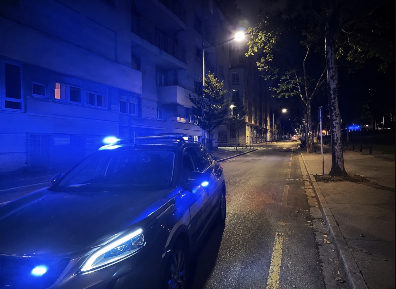Voiture de la bac avec gyrophare