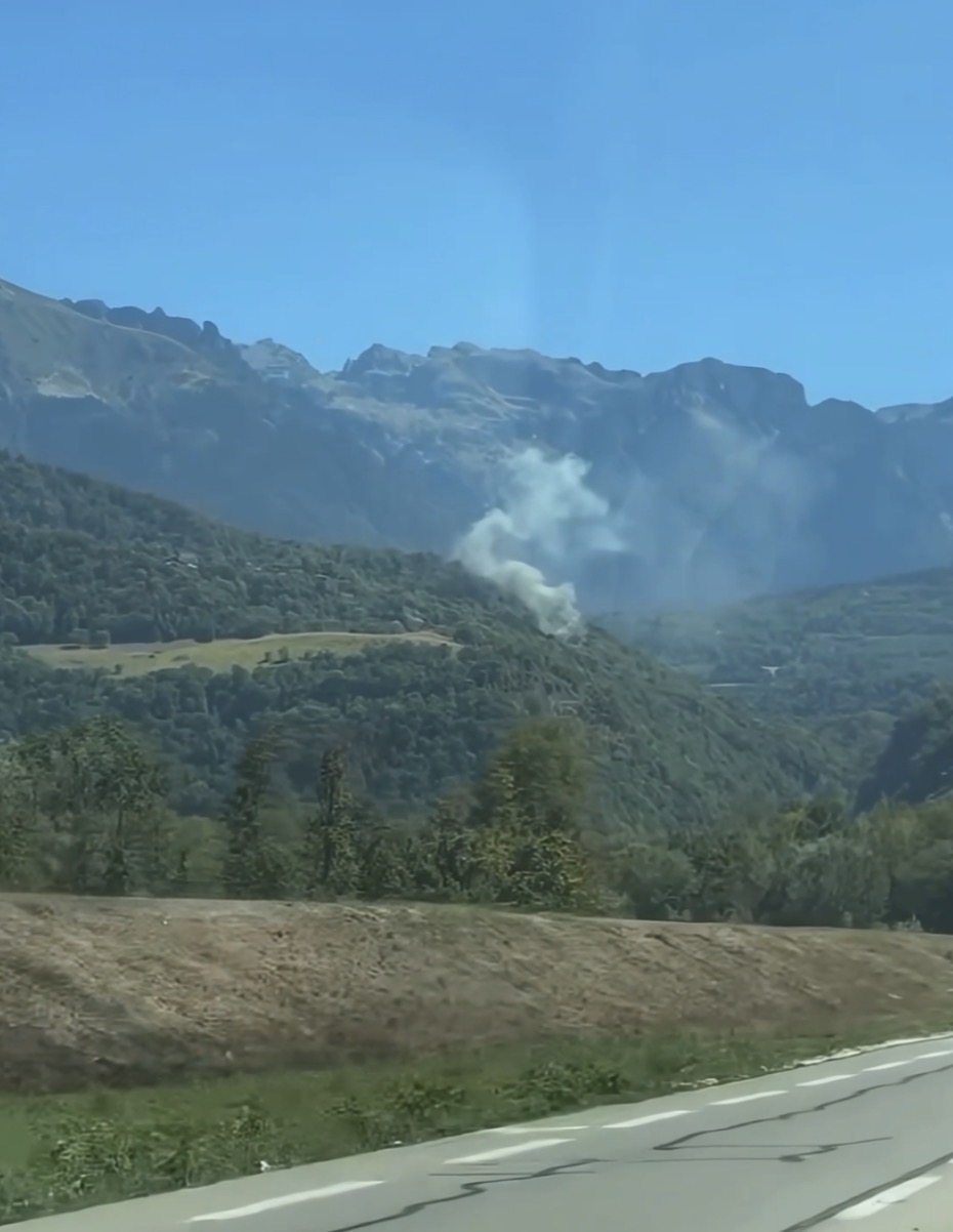 Début de feu dans la montée de Revel, près de Grenoble
