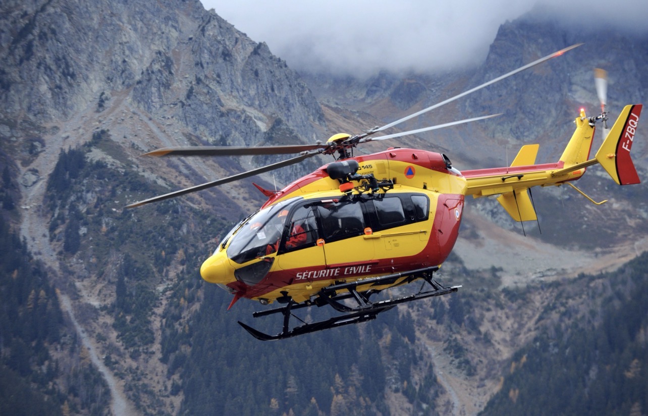 Hélicoptère secours montagne