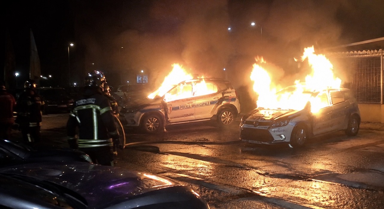 Incendie voiture police