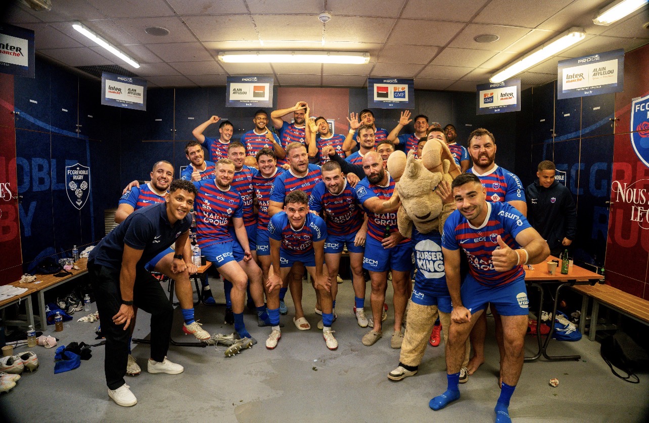 Les joueurs du FC Grenoble Rugby lors du derby remporté 20-17 face à Valence-Romans au Stade des Alpes.